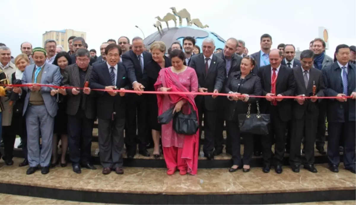 Güzelbey, İpek Yolu Belediye Başkanlarının \'Onur Başkanı\' Oldu