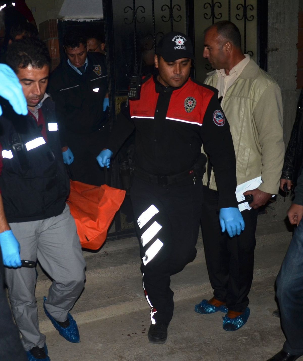 Iğdır\'daki Müdür Cinayetinde Cenazeler Adli Tıpa Gönderildi