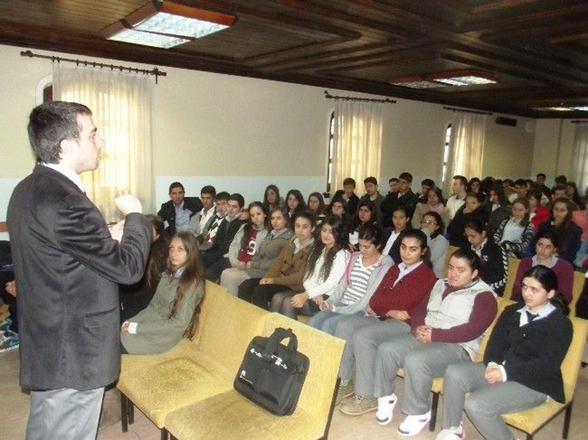 İzmit\'te Gençlere Avrupa Fırsatları Anlatıldı
