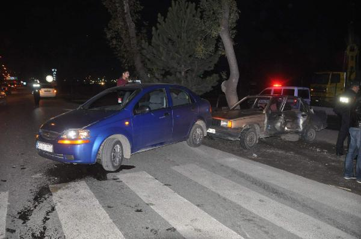 Kütahya\'da Trafik Kazası: 2 Yaralı
