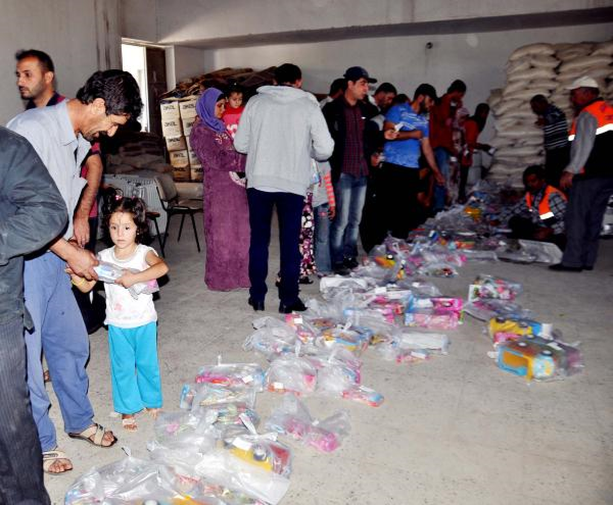 Kızılay\'dan 4 Bin Suriyeli Çocuğa Oyuncak