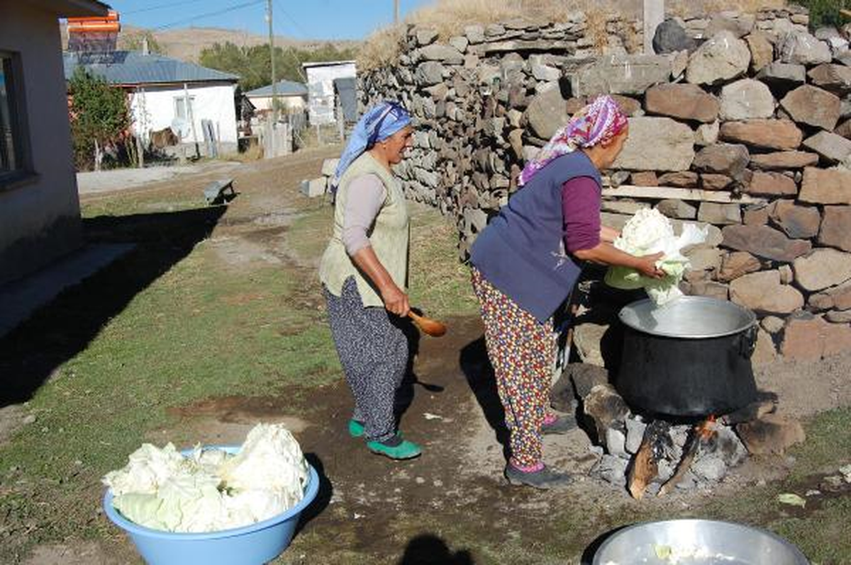 Köylerde Çetin Kış İçin Gıda Stoku
