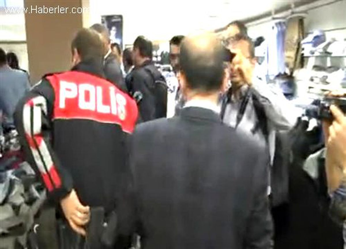 Mağazanın asansör boşluğunda ceset