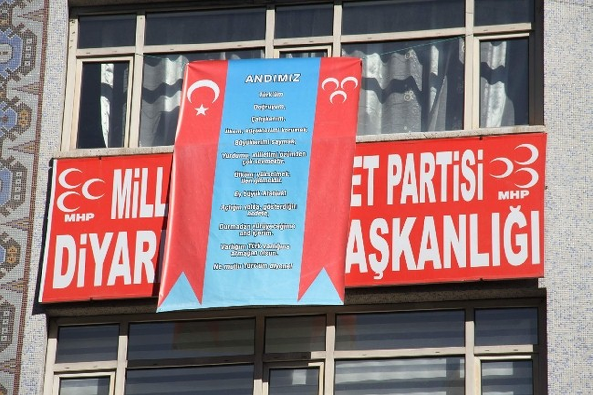 MHP\'den Öğrenci Andının Kaldırılmasına Tepki Sürüyor