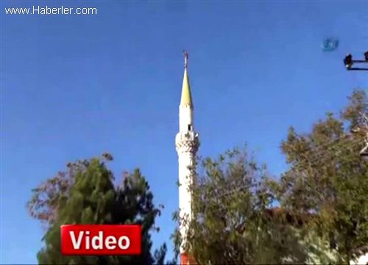 Minare\'de Şok Eden Protesto
