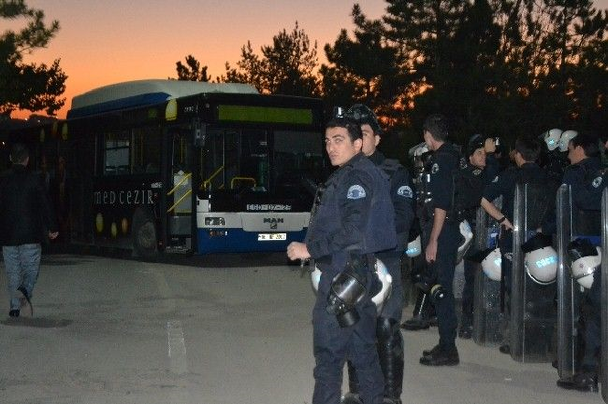 ODTÜ\'de 2 Eylemci Gözaltına Alındı