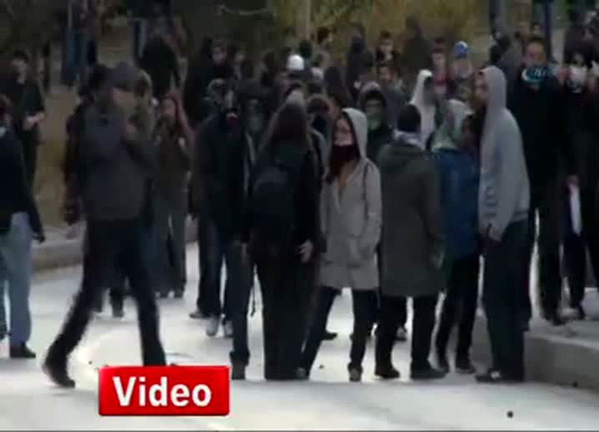 ODTÜ\'de Göstericiler ile Polis Arasında Çatışma Çıktı