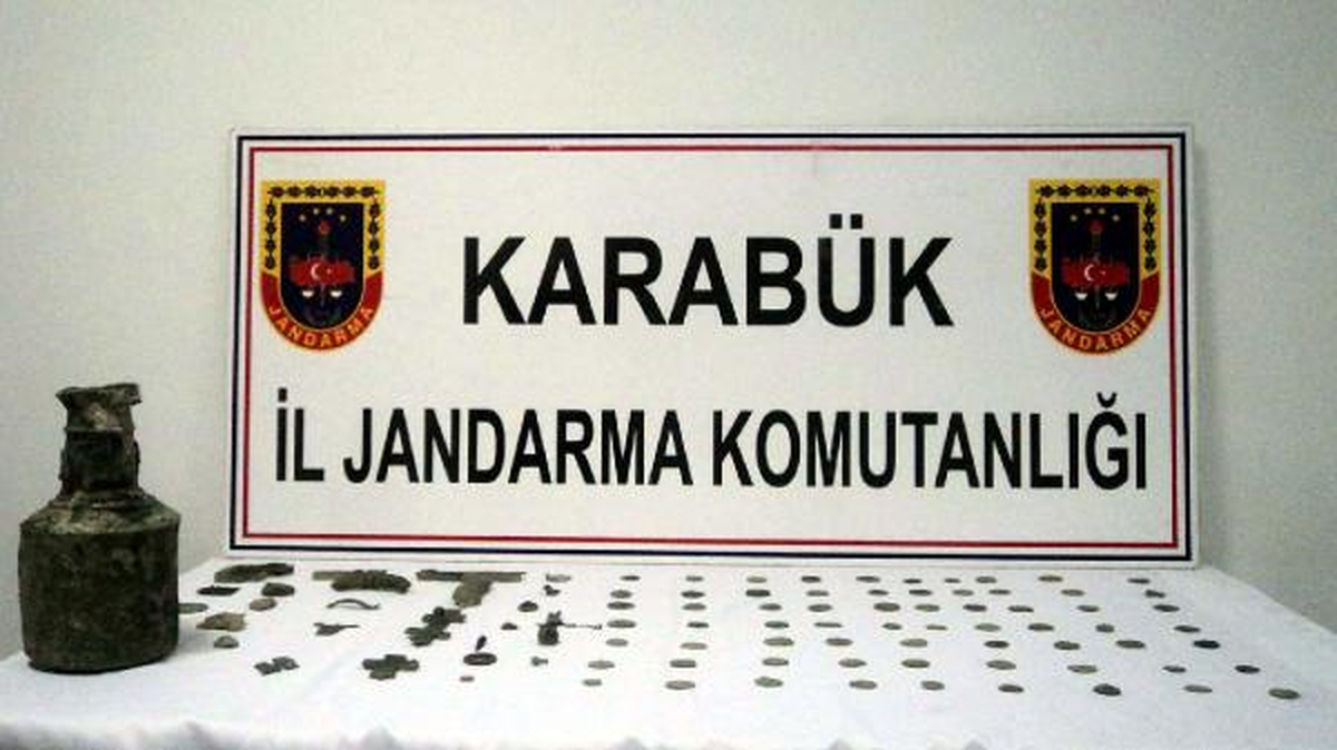 Otomobilde 97 Tarihi Eser Ele Geçirildi