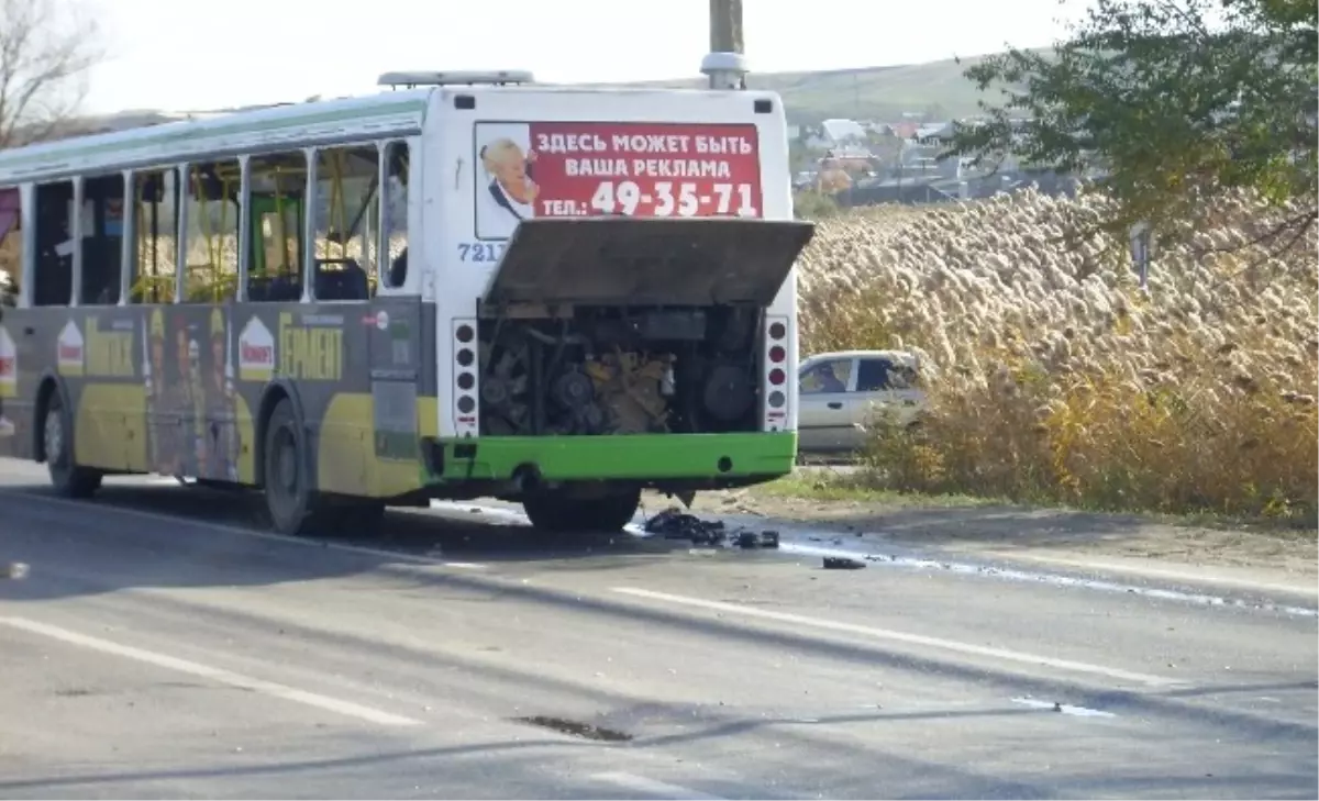 Rusya\'da Öğrencilerin Bulunduğu Otobüse İntihar Saldırısı: 6 Ölü