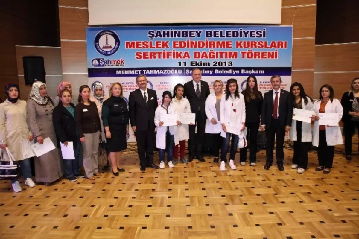 Şahinbey Belediyesi 2 Bin 425 Kursiyere Sertifika Verdi