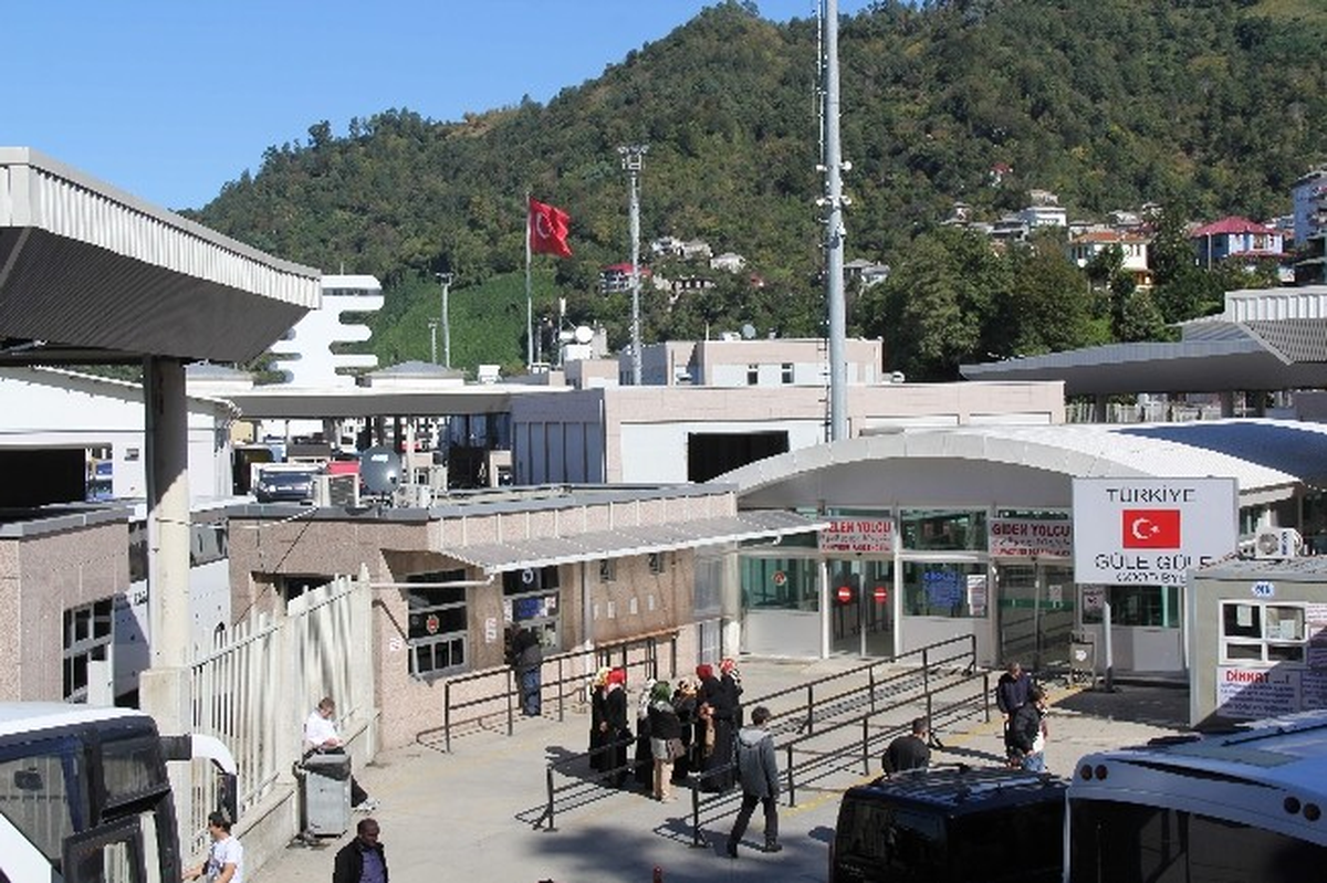 Sarp Sınır Kapısı\'nda Olaylı Gece