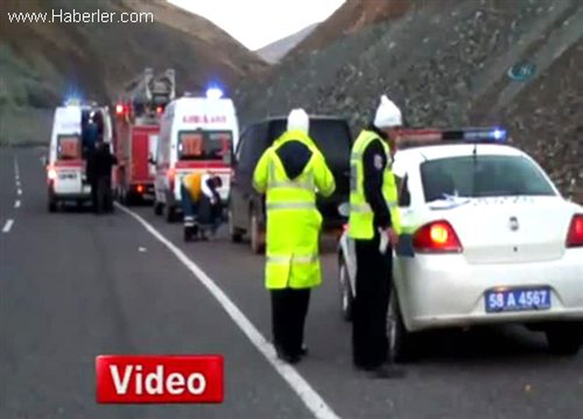 Sivas\'ta Trafik Kazası, 1 Ölü, 1 Yaralı