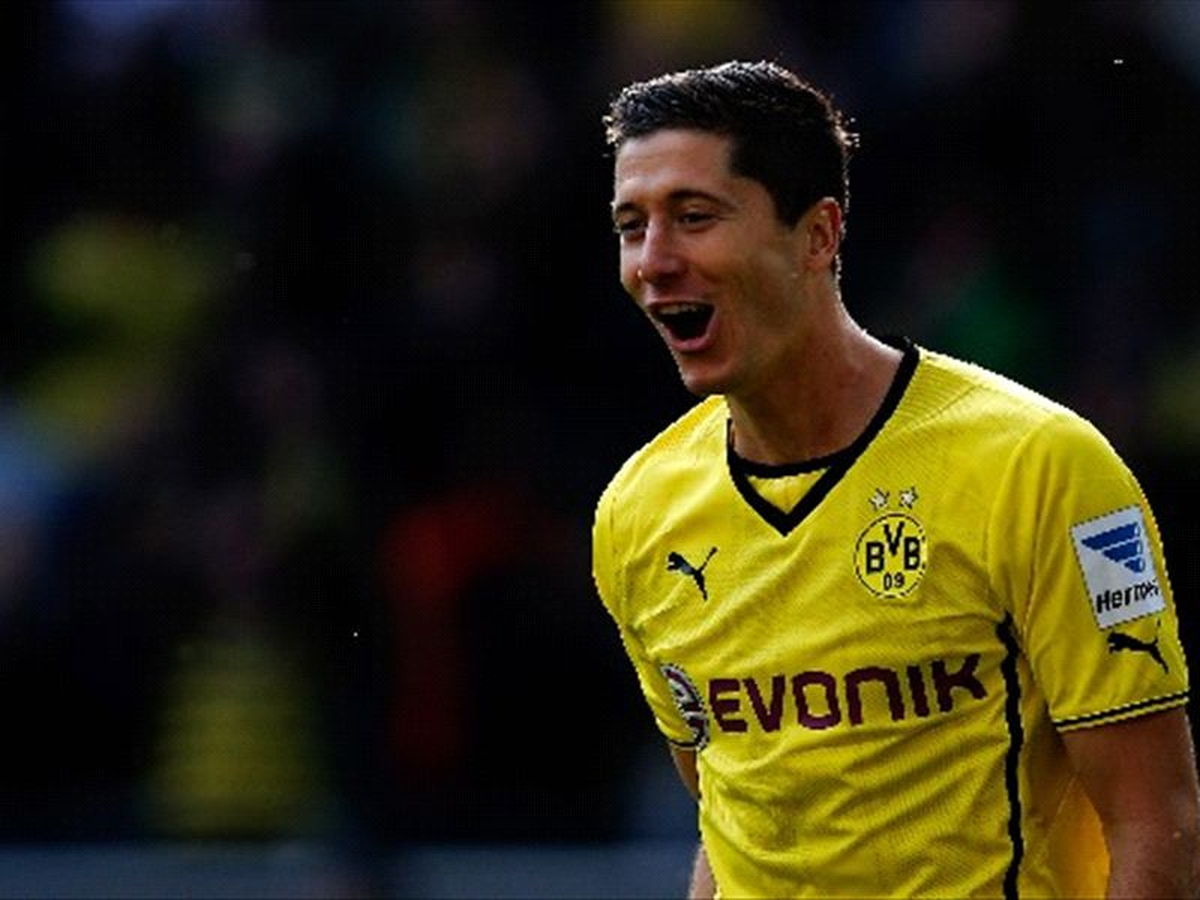 Szczesny\'den Lewandowski\'ye Övgü