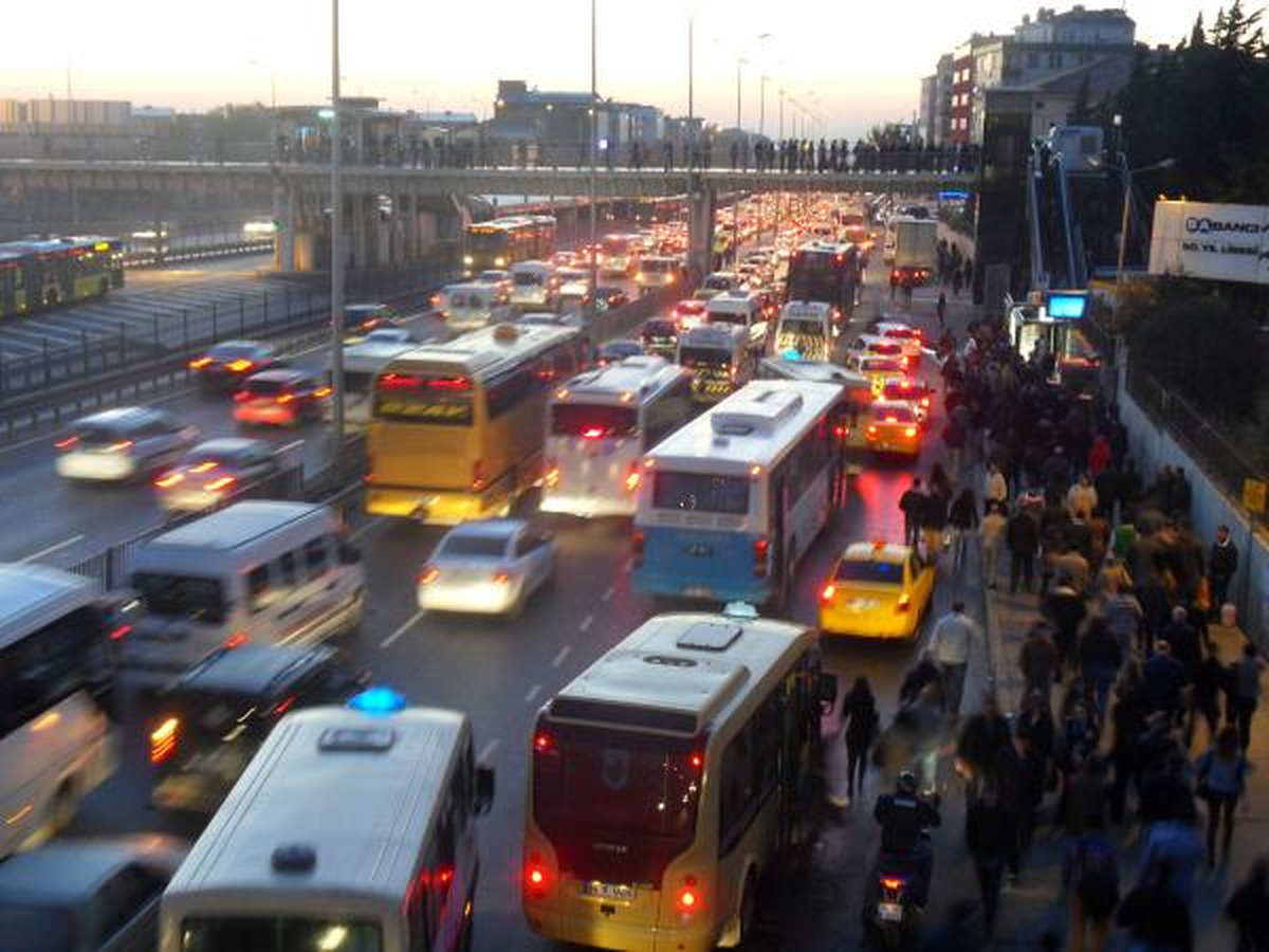 Tatil Bitti, İstanbul Trafiği Eski Haline Döndü