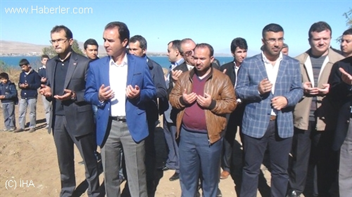 Tatvan\'da İlk Özel Okulun Temeli Dualarla Atıldı