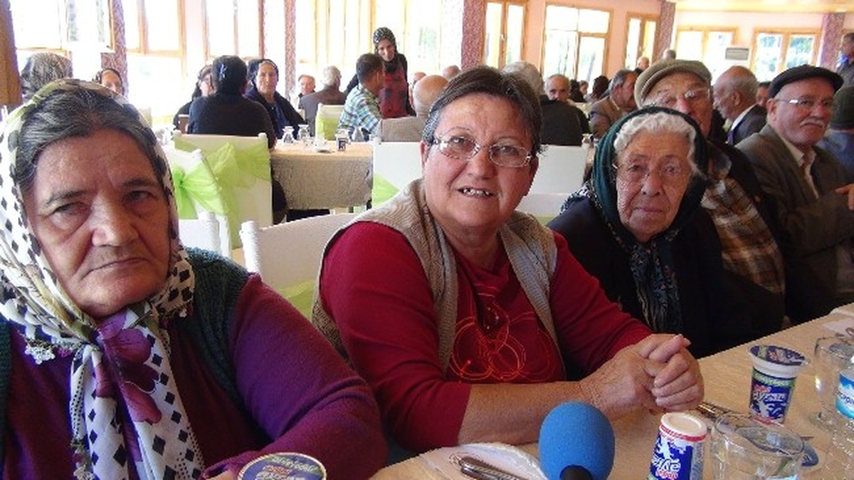 Yaşlılar ve Gençler "Düşler Alemi"Nde