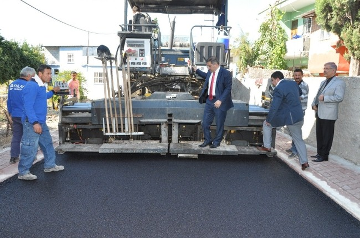 Yüreğir\'de Yol Çalışmasına 65 Milyon Lira Harcandı
