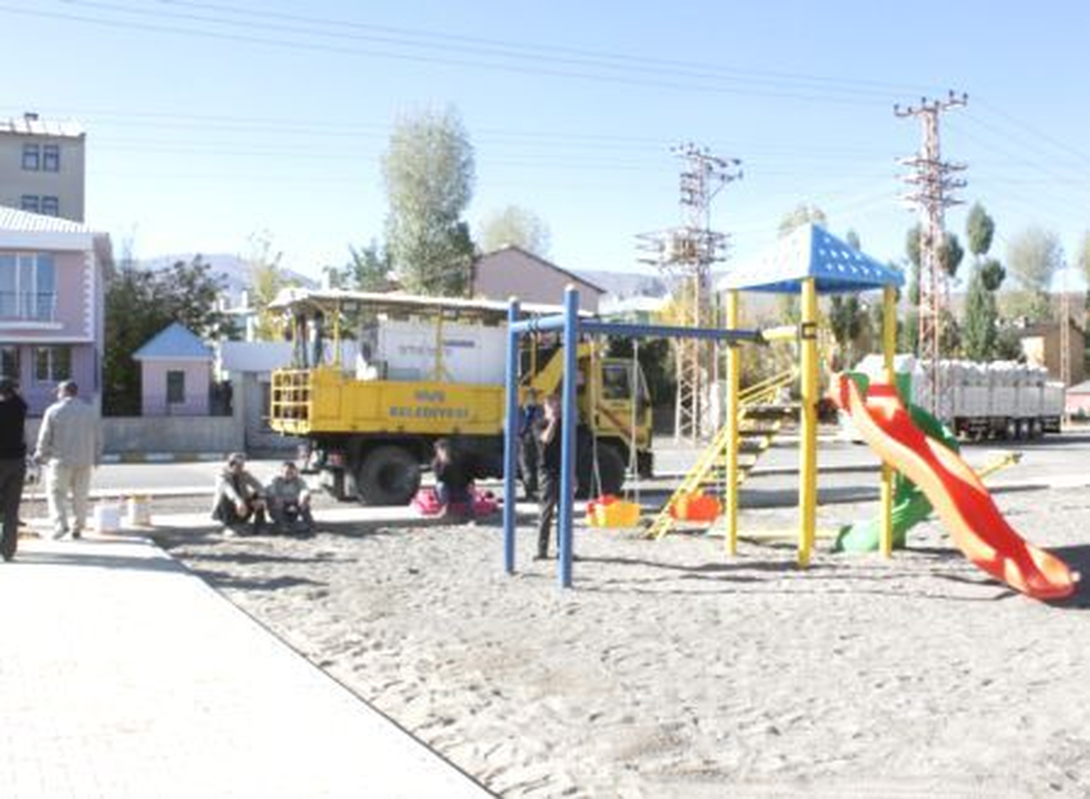 Zafer Mahallesi\'ne Çocuk Parkı Yapıldı