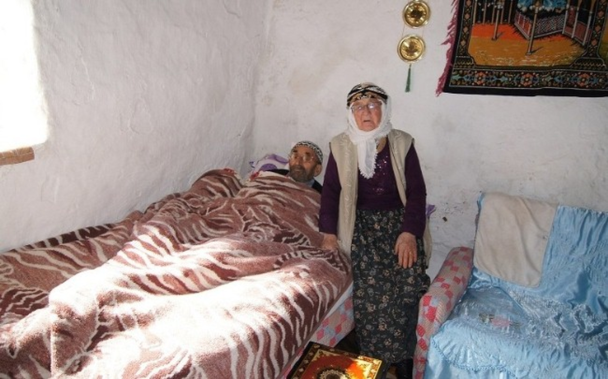 85 Yaşındaki Yaşlı Çiftin Yaşam Mücadelesi