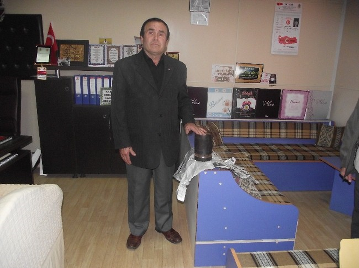 96 Yıllık Top Mermisi Kovanını Kaymakamlığa Verdi
