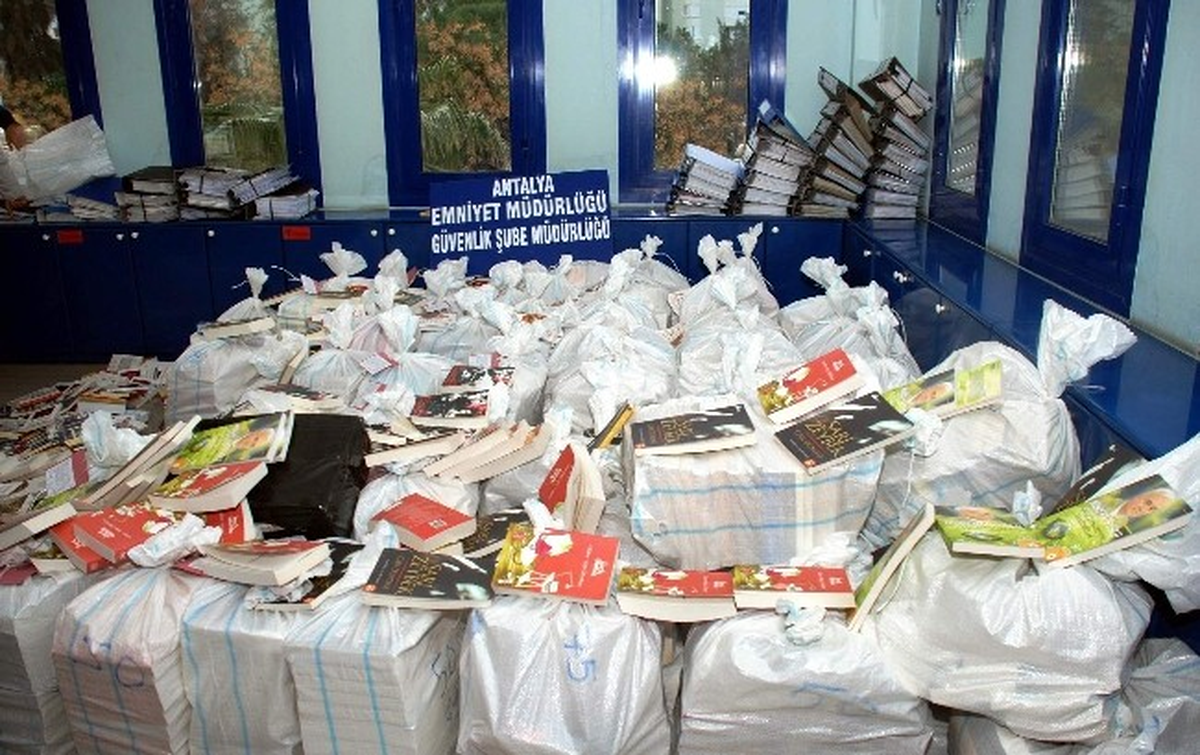 Antalya Polisi Korsana Geçit Vermiyor