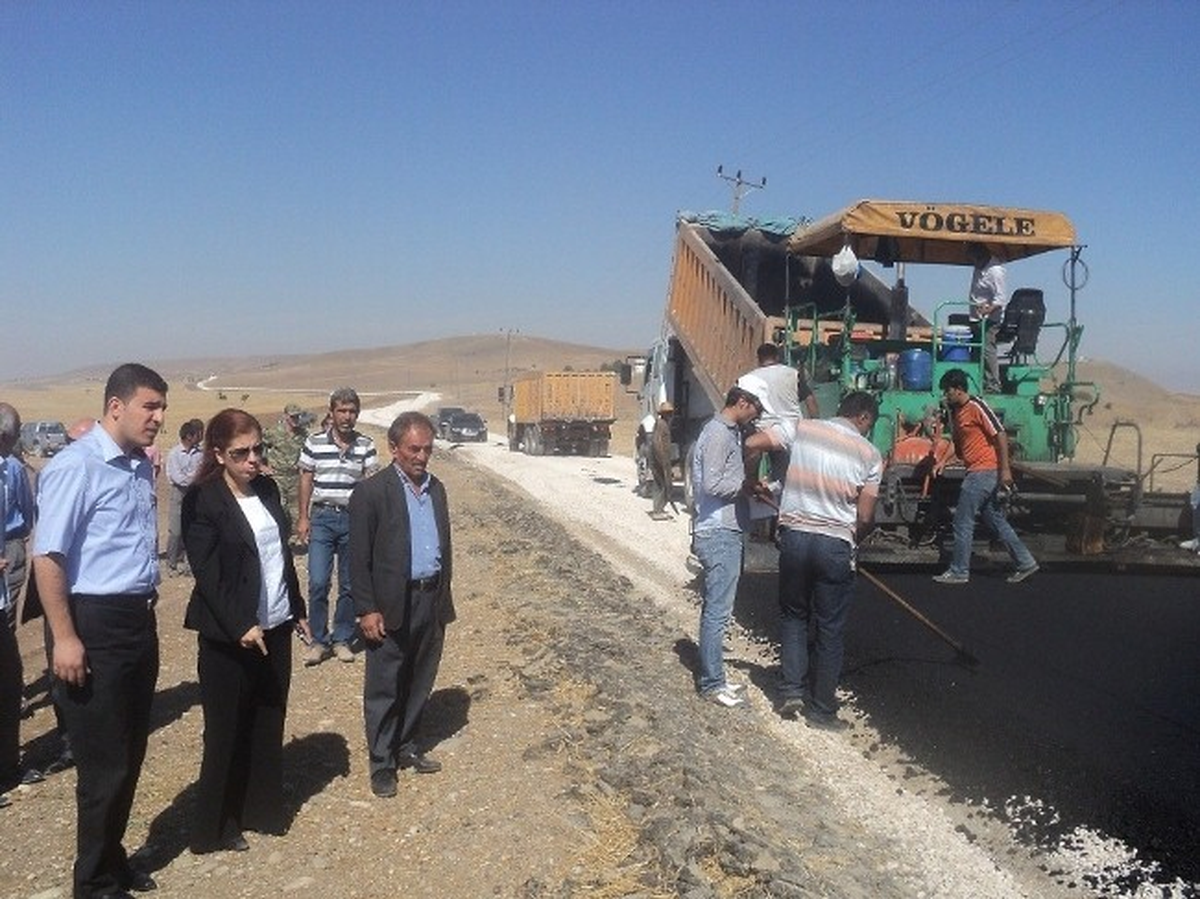 Beşiri Kaymakmı Çağlar Yol Çalışmalarını İnceledi