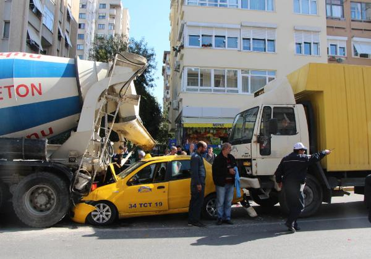 Hurdaya Dönen Araçtan Burnu Bile Kanamadan Çıktı