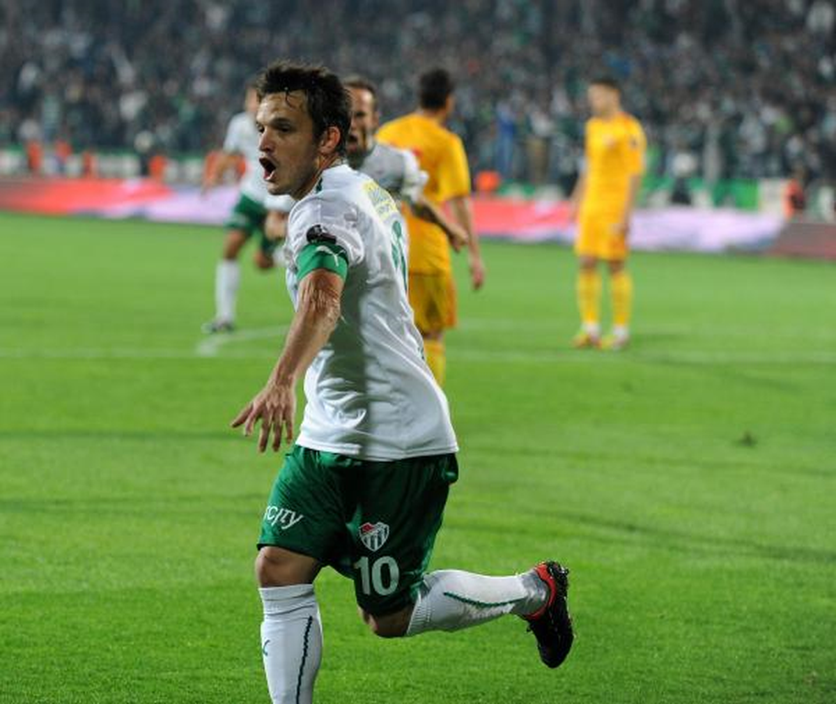 Bursasporlu Batalla\'dan 50\'nci Gol