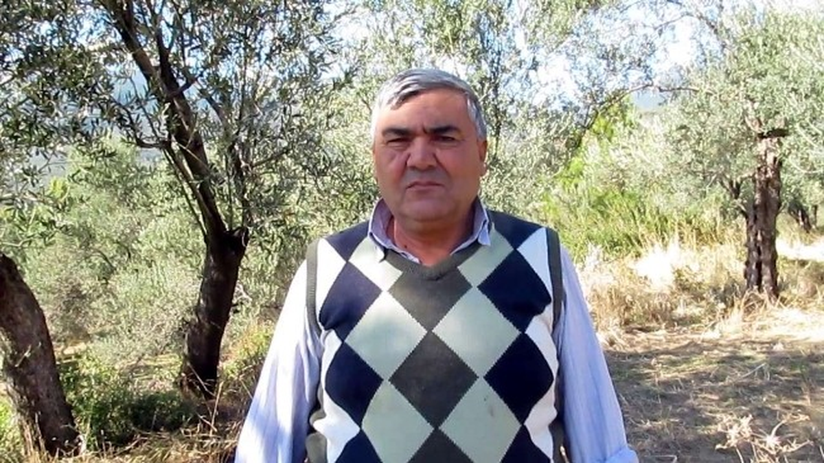 Çiftçilere Hem Kahvede, Hem Tarlada Tarım Dersi