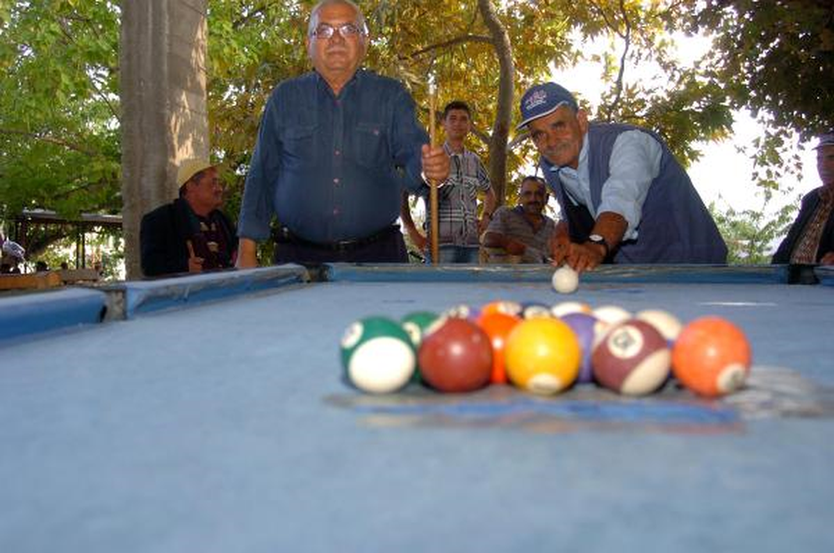 Dağ Köyünde Bilardo Keyfi