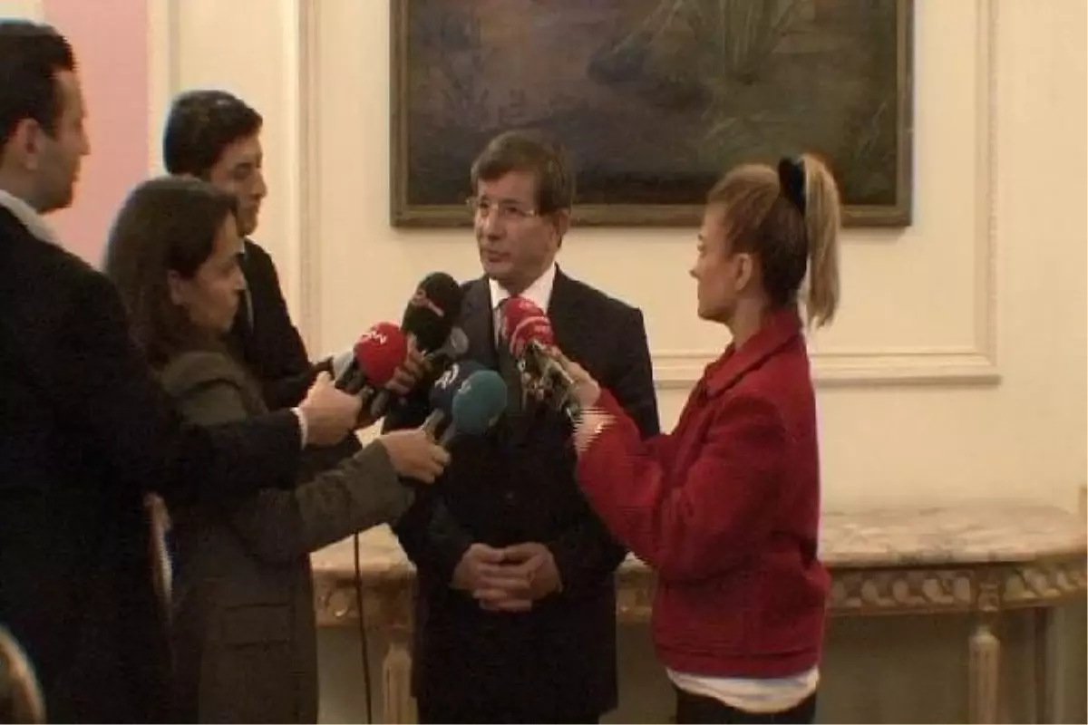 Davutoğlu Londra\'da Suriye Toplantısına Katıldı