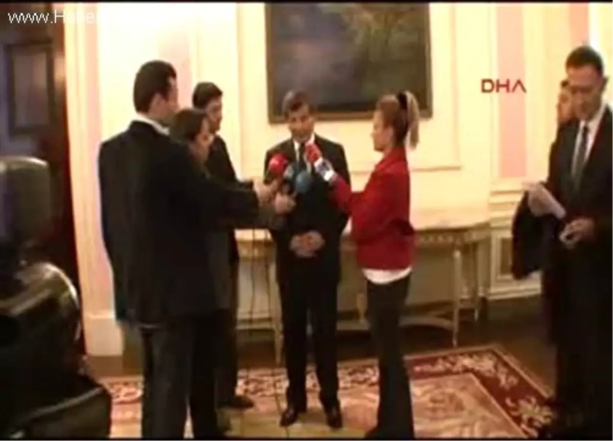 Davutoğlu Londra\'da Suriye Toplantısına Katıldı