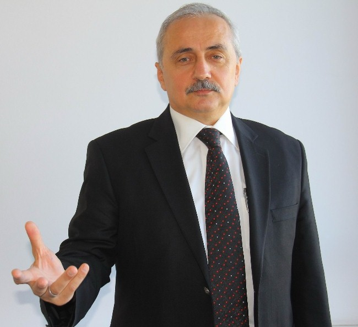 Demir: "21. Yüzyıl Belediyeciliği Sosyal Kalkınmanın Motoru Olmalı"
