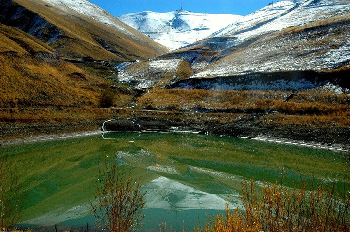 Ejderin Karı Göle Yansıdı