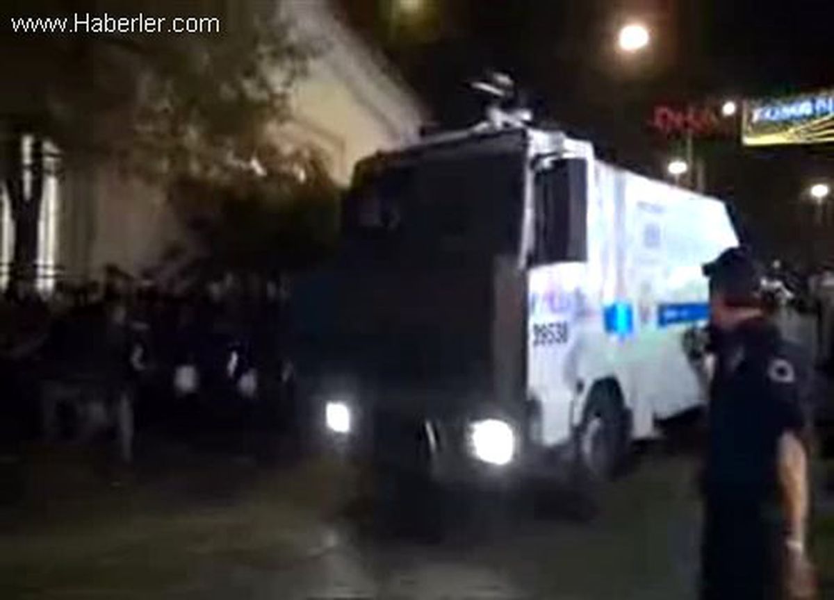 Ekg3odtü\'deki Olayları Protesto Eden Gruba Polis Müdahalesi: 1 Yaralı