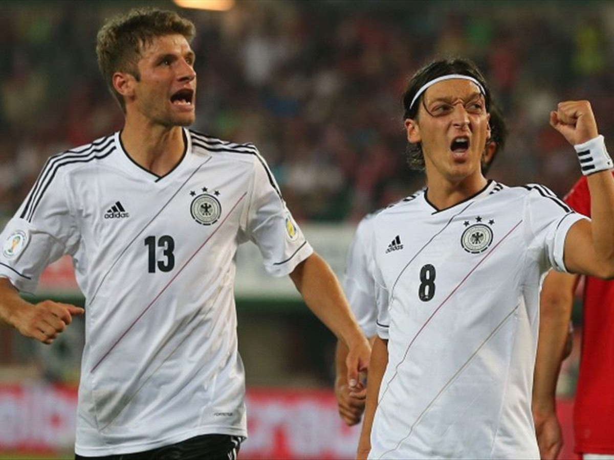 Ferguson: Rooney ile Mesut İçin Tartıştık