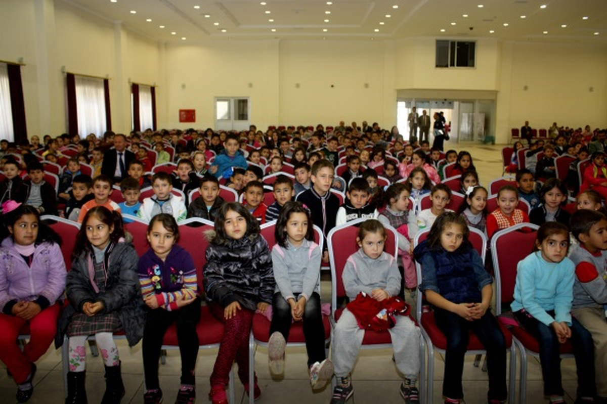 İlkokul Öğrencilerine Katı Atık Eğitimi Veriliyor