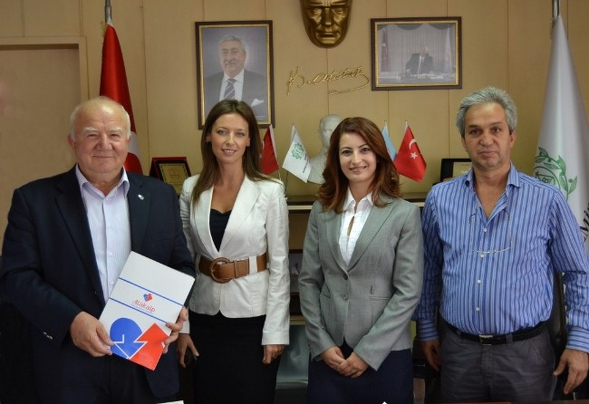 İzmir Bakkallar Odası\'ndan Anlamlı Protokol!