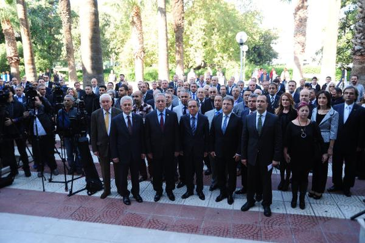 İzmir\'de Otomobil Fuarı Açıldı