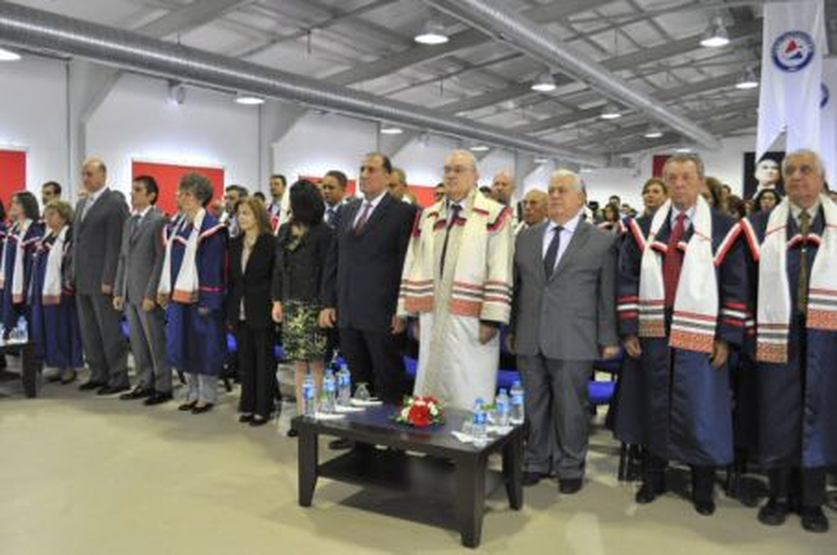 İzmir Üniversitesi, 6\'ıncı Eğitim Yılına Başladı