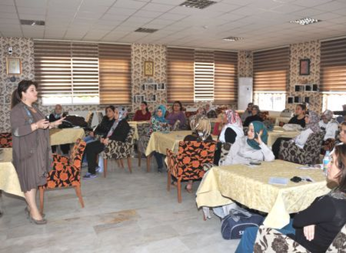 Kadınlara Kanser Anlatıldı