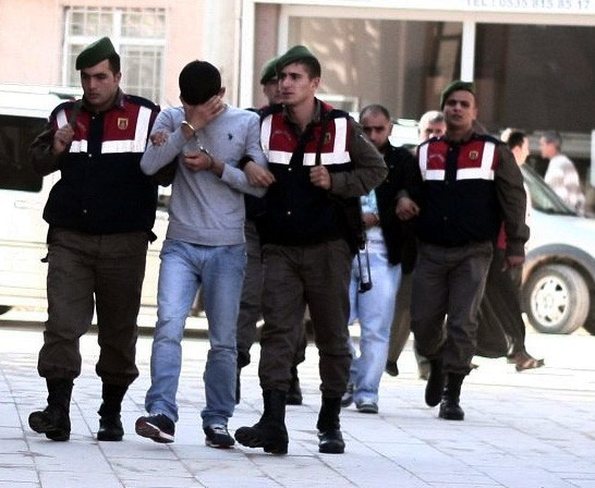 Kar Maskeli Hırsızlar Önce Kamera Sonra Jandarmaya Yakalandı