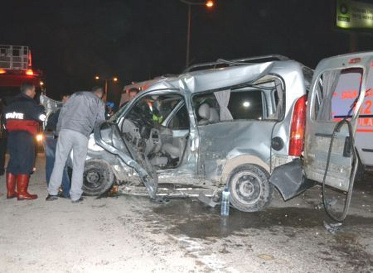 Konya\'da Trafik Kazası: 1 Ölü, 1 Yaralı