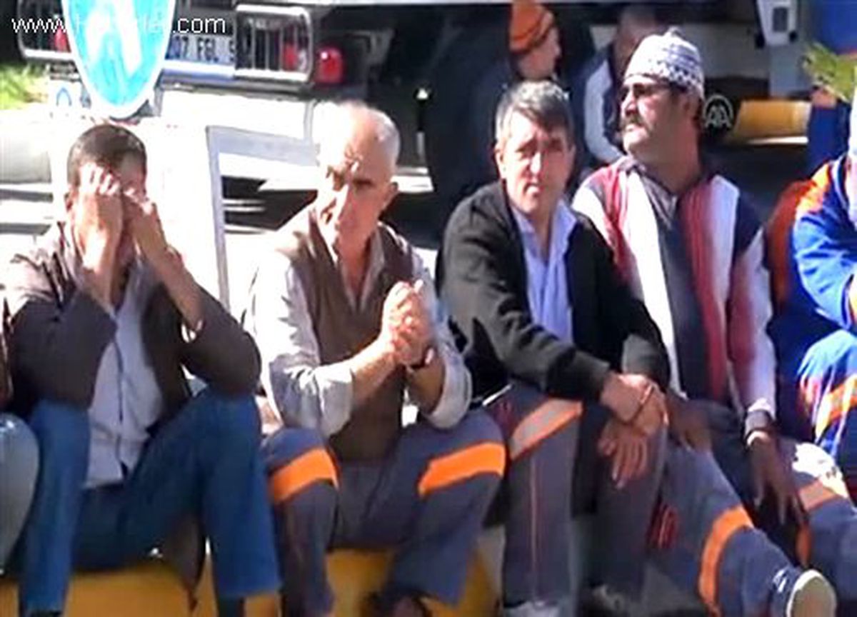 Antalya\'da Maaşını Alamayan İşçiler, Eylemlerini Sürdürüyor