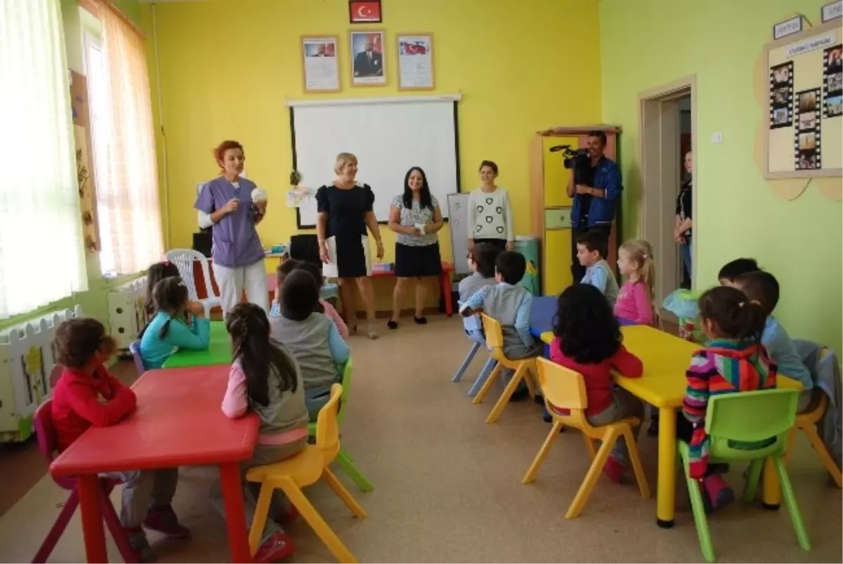 Miniklere Ağız ve Diş Sağlığı Anlatıldı