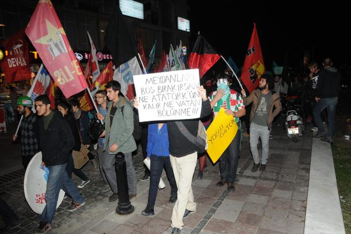 ODTÜ\'deki Ağaç Sökümü İzmir\'de Protesto Edildi