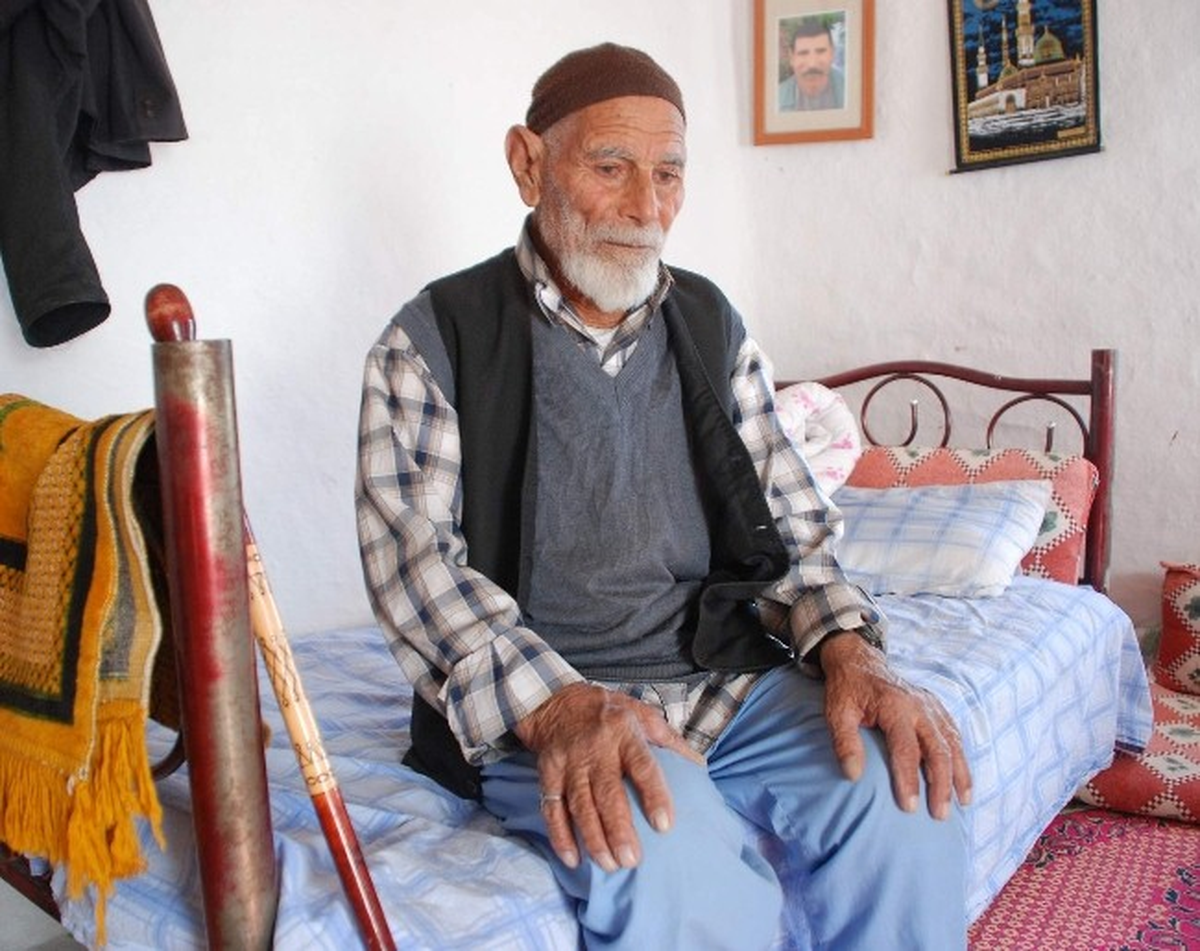 (Özel Haber) Yaşlı Çiftin Toprak Evde Yaşam Mücadelesi