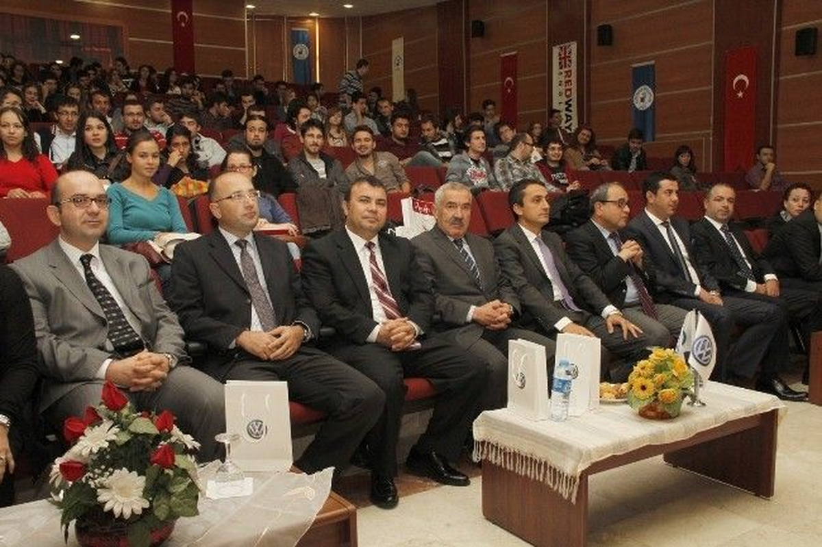 Paü\'de 1. Otomotiv Zirvesi Yapıldı