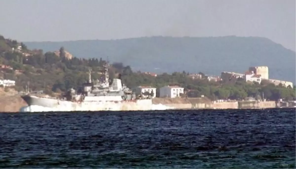 Rus Donanmasına Ait İki Gemi, Çanakkale Boğazı\'ndan Geçti