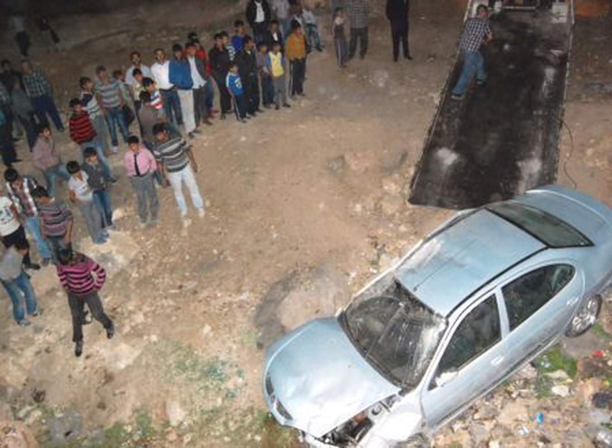 Şanlıurfa\'da Otomobil Dere Yatağına Devrildi: 5 Yaralı